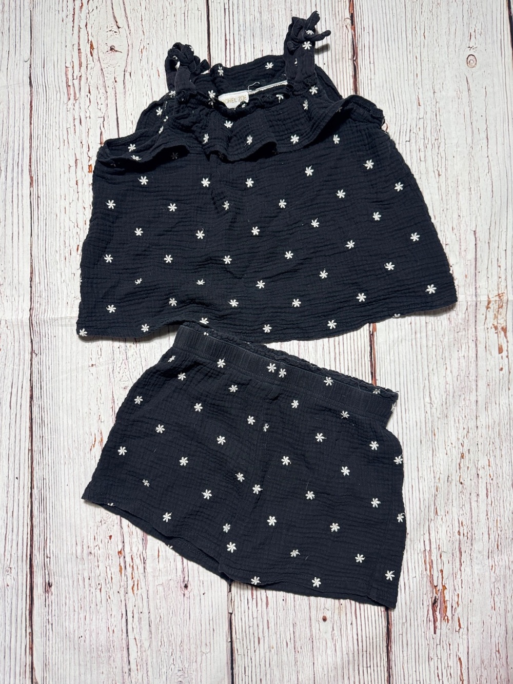 Rachel Zoe Black Daisy Print Gauze Ruffle Top Shorts Set